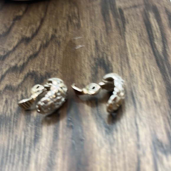 Vintage JJG Jonette Jewelry Silver Filigree Earrings. Clip on Easy to Wear - Picture 7 of 8